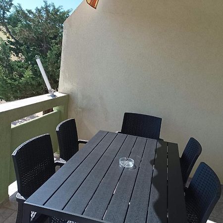 Apartmani Ana Vir Eksteriør billede