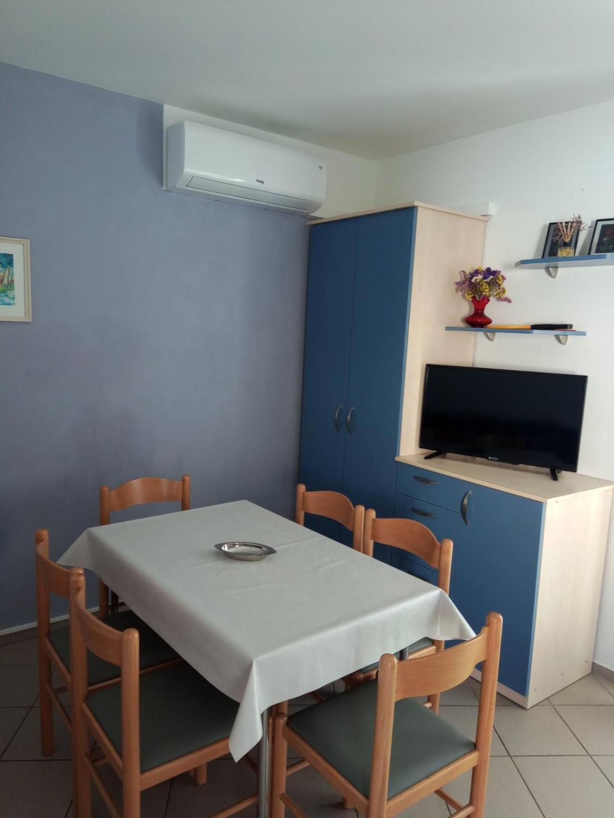 Apartmani Ana Vir Eksteriør billede