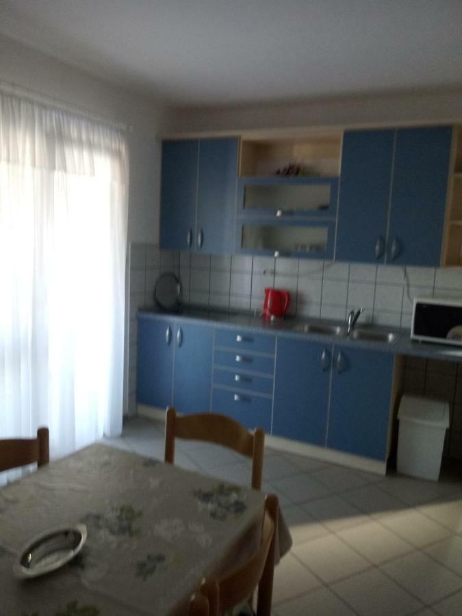 Apartmani Ana Vir Eksteriør billede