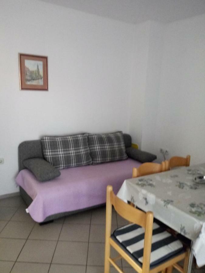Apartmani Ana Vir Eksteriør billede